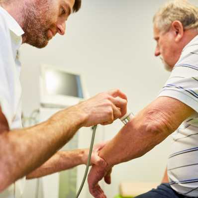 Why Physiotherapy Is a Smart Choice for Elbow Pain
